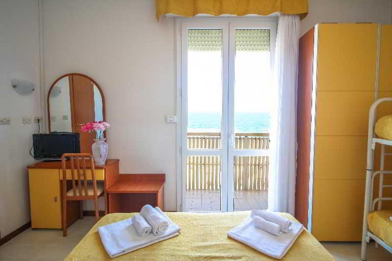 Hotel Carnaby Rimini Exterior foto